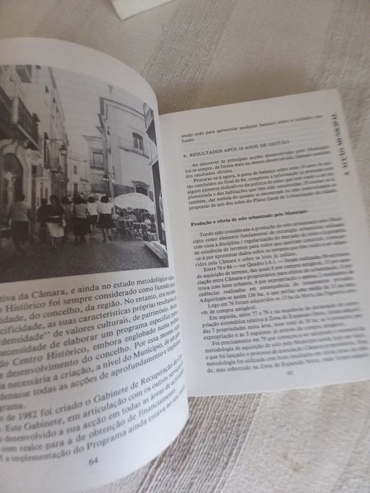Livro sobre a Arquitetura da cidade de Évora