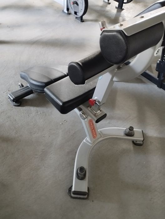 Ławka ujemna skośna na brzuch abdominnal bench Startrac Nautilus
