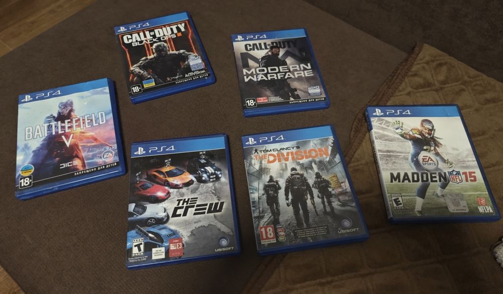 Консоль Sony PlayStation PS4 Pro 1Tb, 2 гейпада, 6 дисків в комплекті