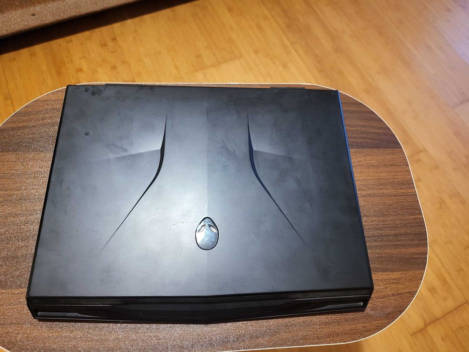 Dell Alienware M11x R2 i7 4GB 320GB  GT 335 ретро ігровий ноут