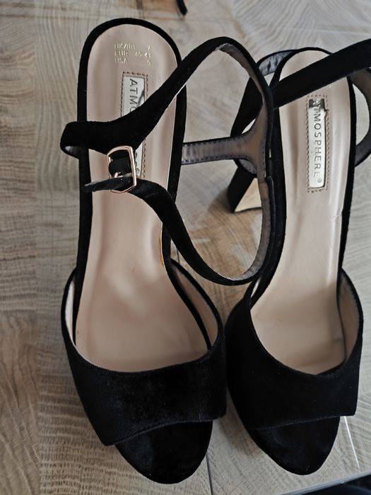 Piękne buty na obcasie