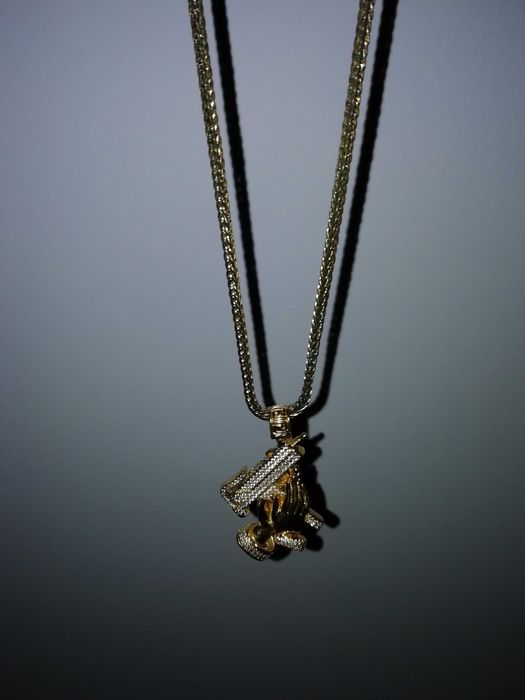 Fio/Colar/Corrente com Pendente Iced Out Praying Hands Uzi + Pulseira