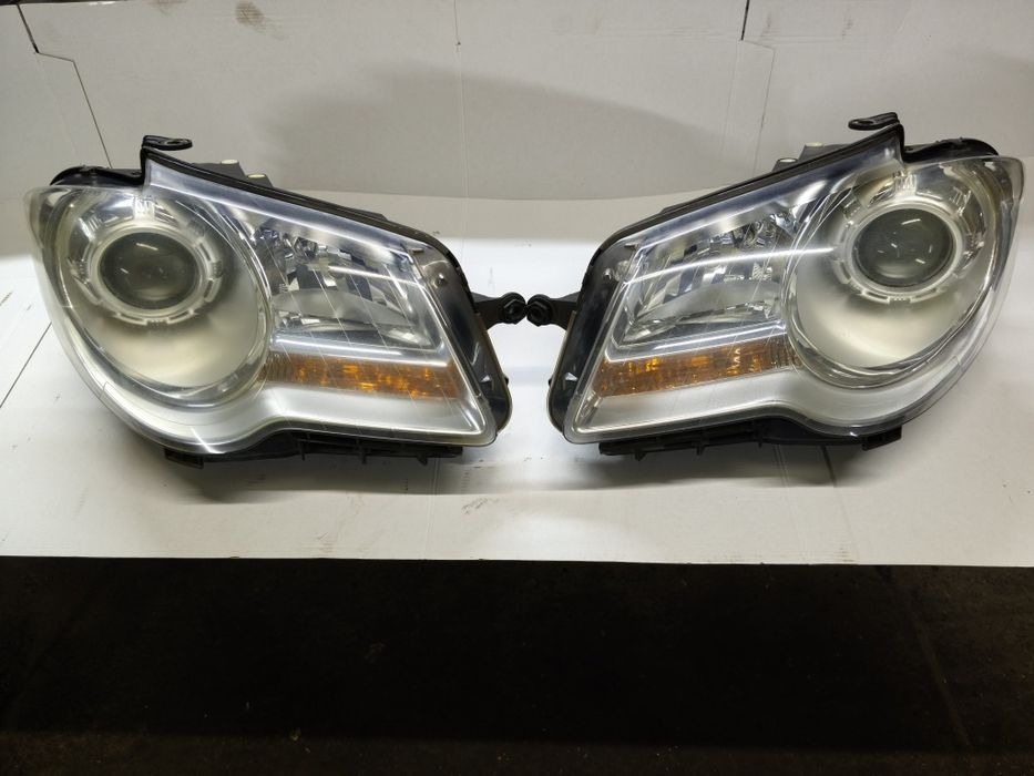 Lampy przód VW Touran LIFT 1T1 07-10 Części reflektor lewa prawa kompl