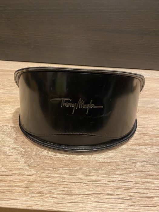 Thierry Mugler etui futerał okulary przeciwsłoneczne czarny