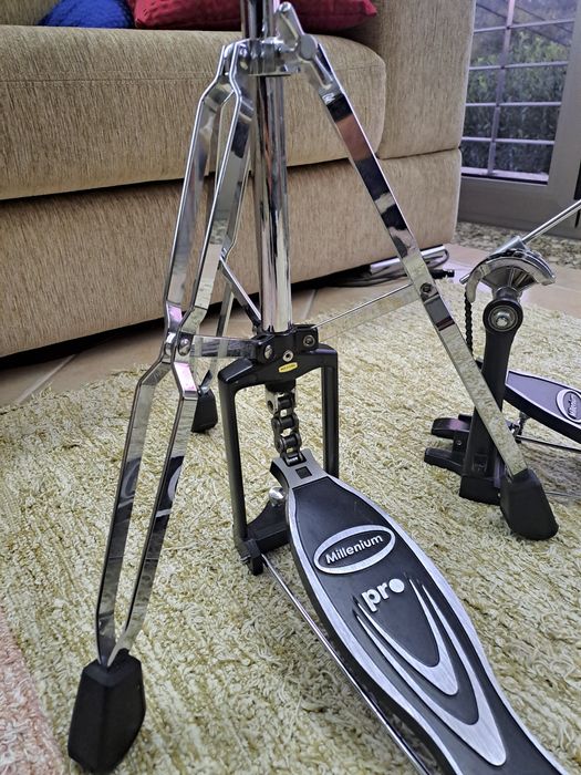 Suporte hi-hat + pedal bombo