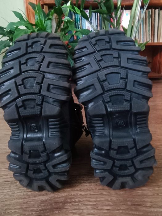 Дитячі зимові черевики. Теплі.