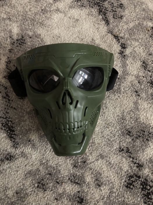 Маска пластика військових