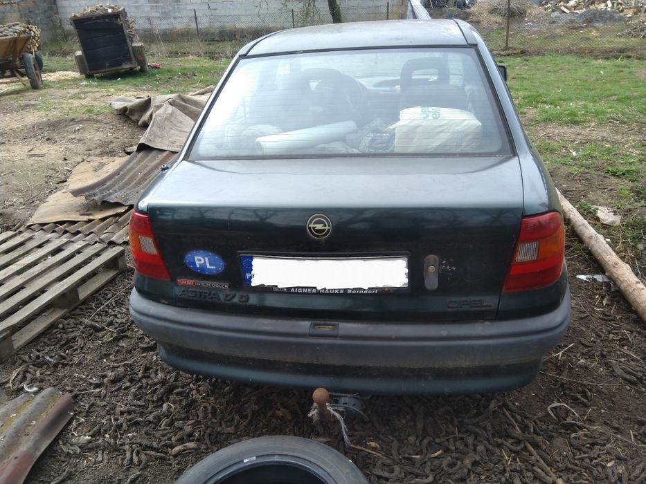 Lampy przednie Opel Astra F