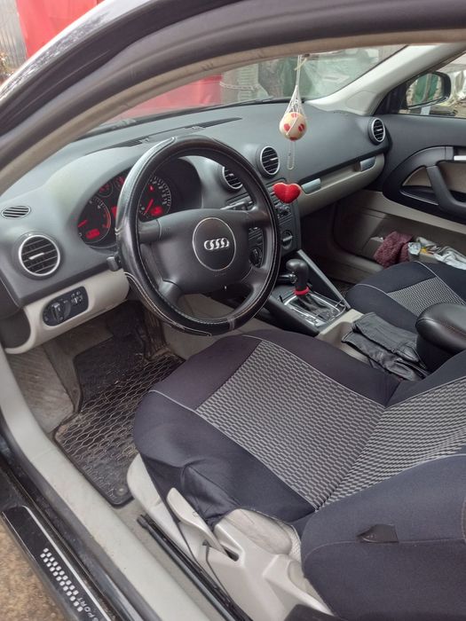 Sprzedam audi a3 8p automat  1.6 benzyna