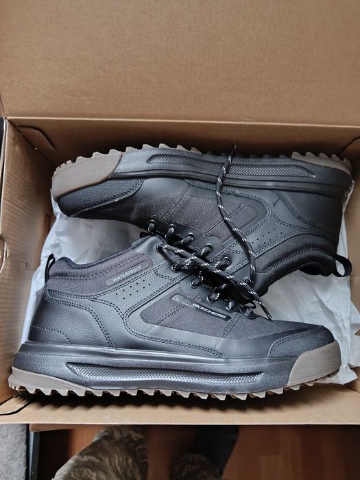 Sketchers кросівки