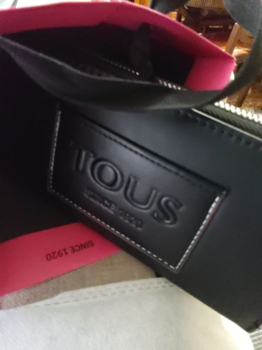 Porta moedas cartões notas etc, Tous preto com detalhes e pega de mão
