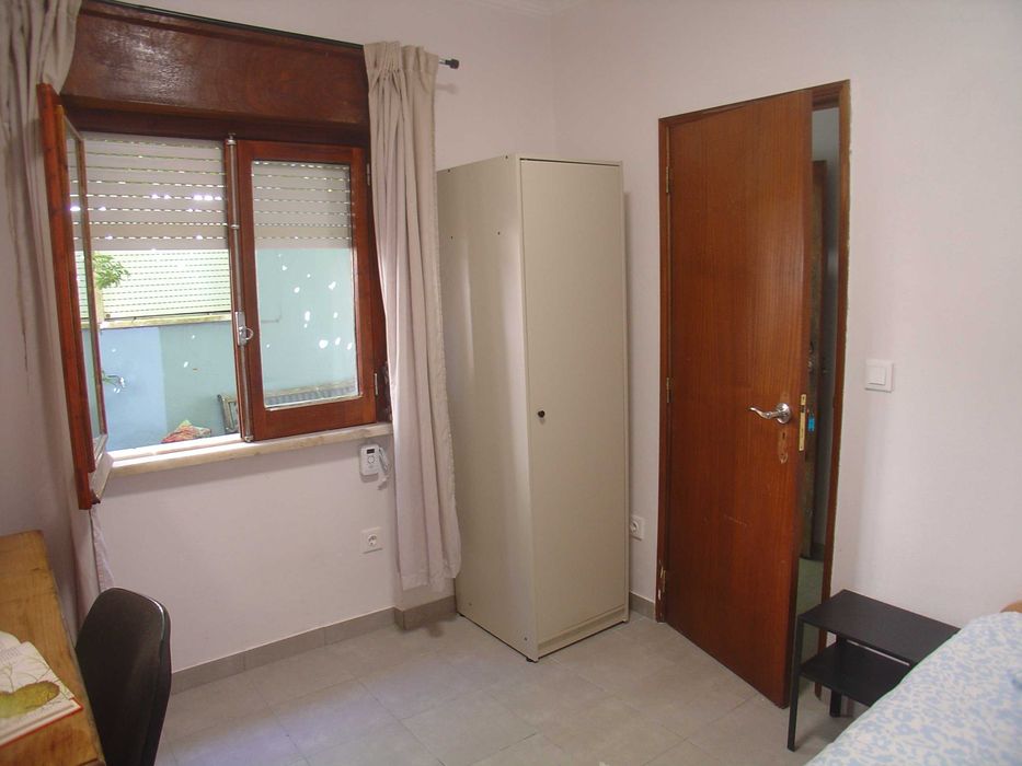 3 quartos mobilados, só para estudantes
