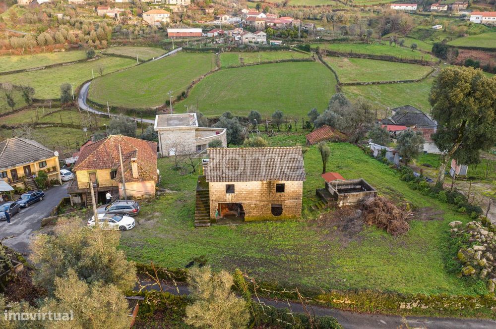 Moradia T3 c/projeto aprovado em Vieira do Minho