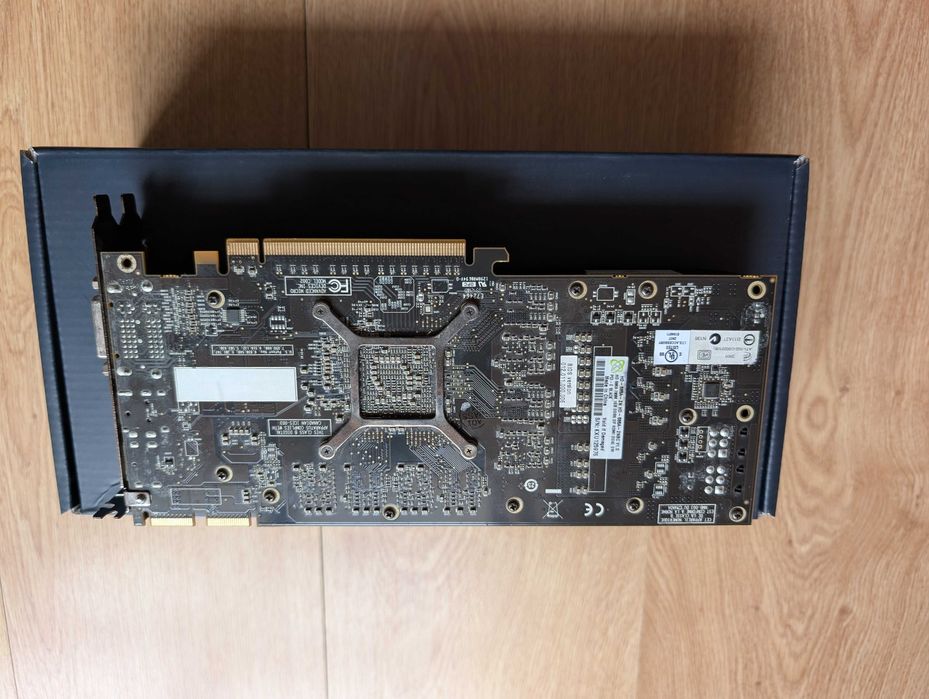 Placa Gráfica XFX AMD Radeon HD 5850 Black Edition (Completa na Caixa)