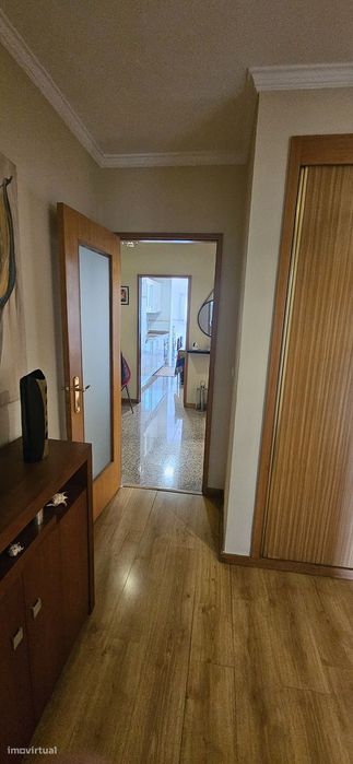 T2 com terraço, garagem e arrumos