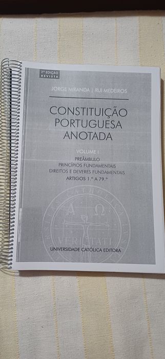 Manuais de Direito -Constituição da República Portuguesa

Cada manual