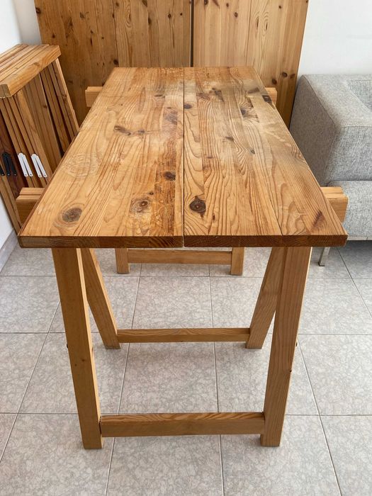 Bancadas sustentáveis em madeira maciça de pinho