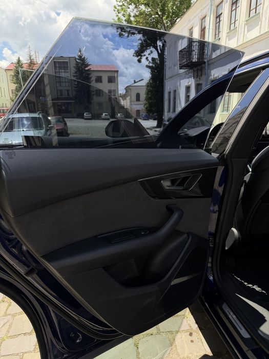 Audi Q 8 2018 рік