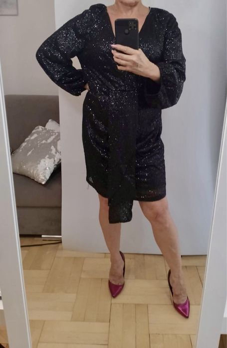 Piękna czarna brokatowa mini sukienka 44/46