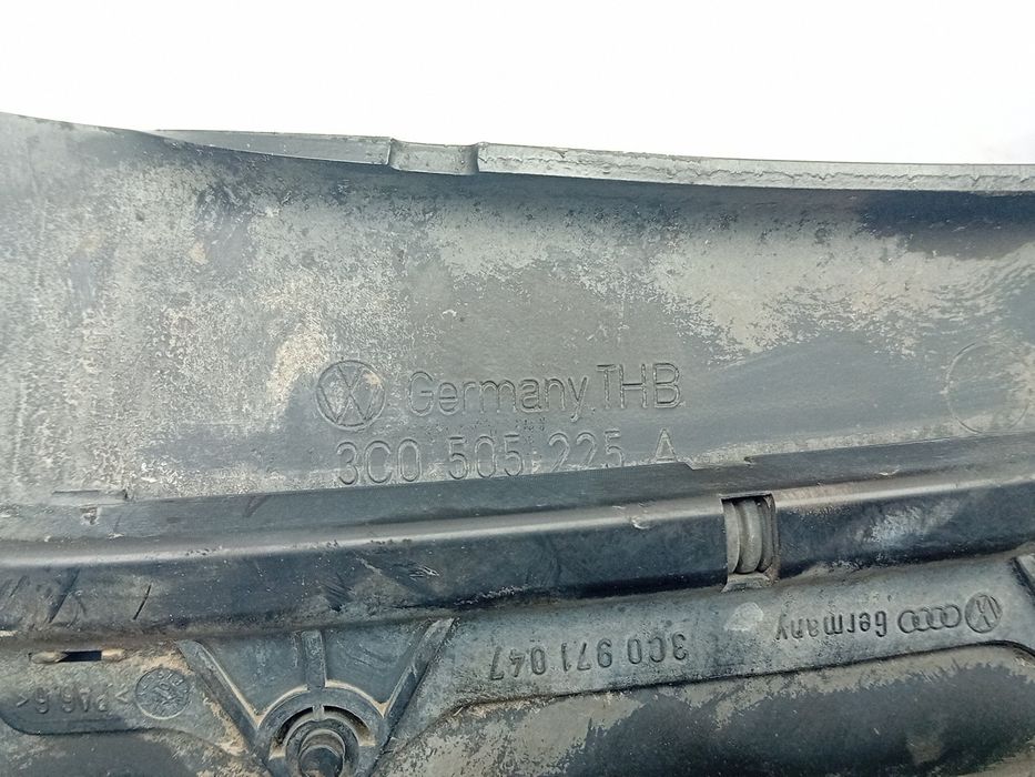 Braço de suspensão trás esquerdo VOLKSWAGEN Passat (3C2)