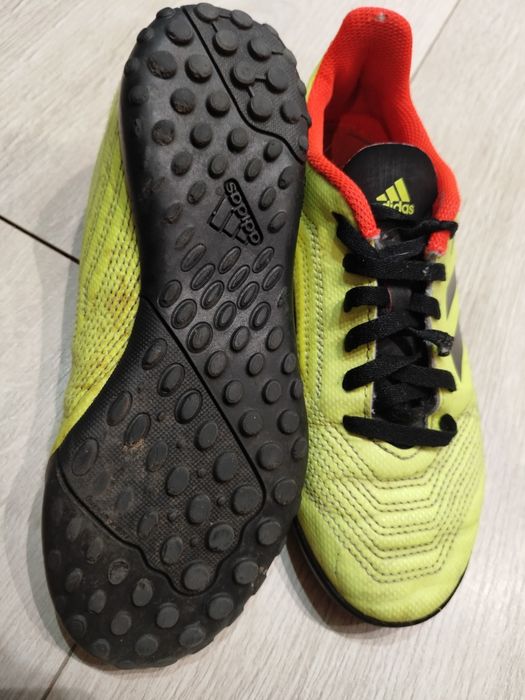 Turfy Adidas Predator 33.5