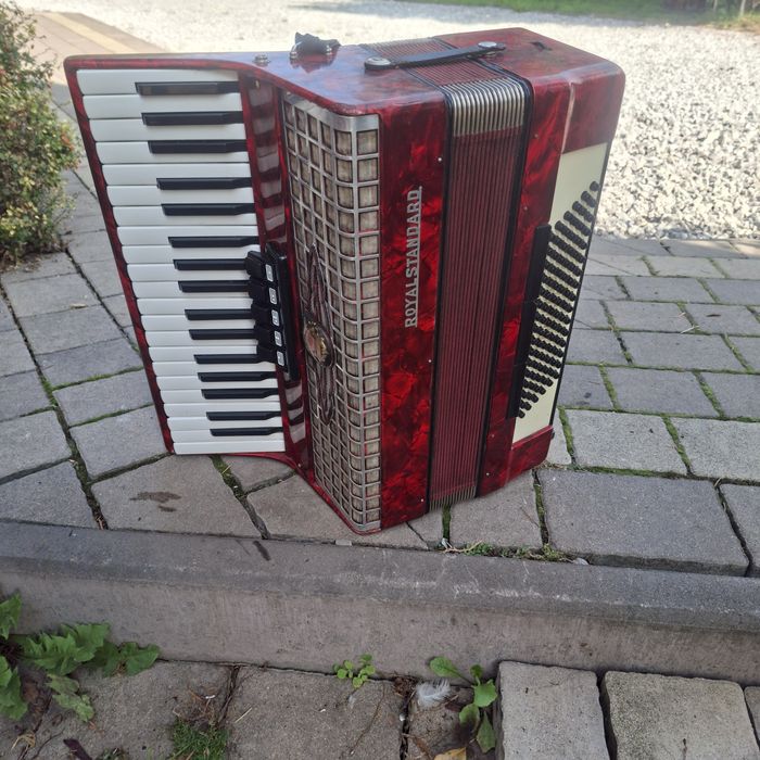 Sprzedam akordeon 96 basów
