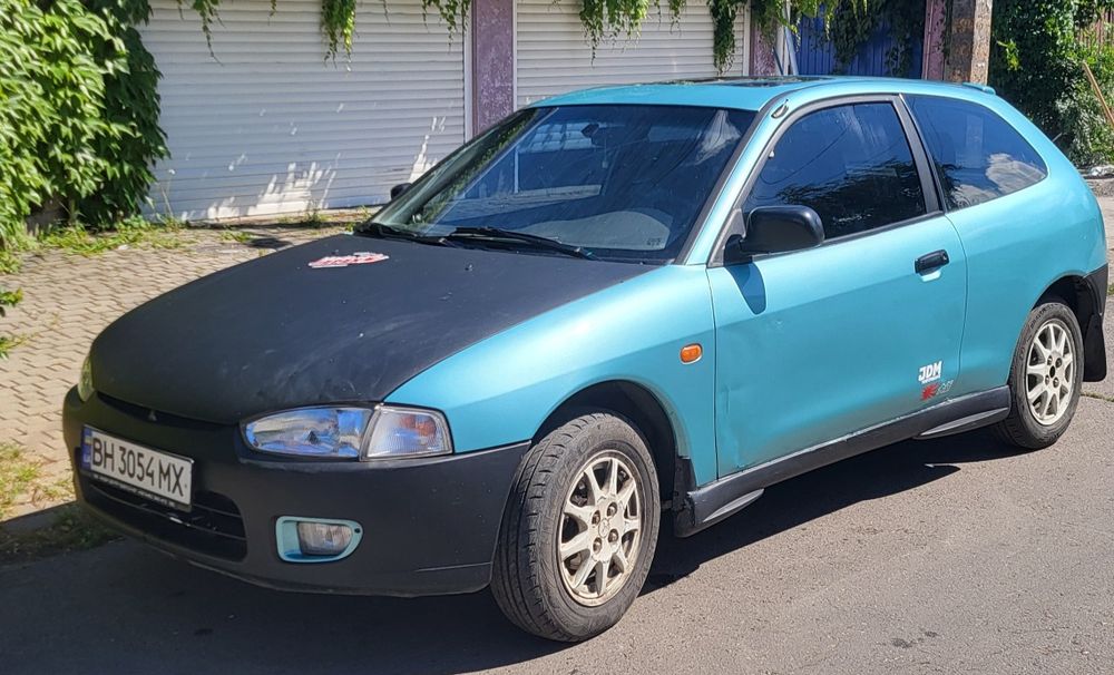 Митсубиси кольт 1996,1.6