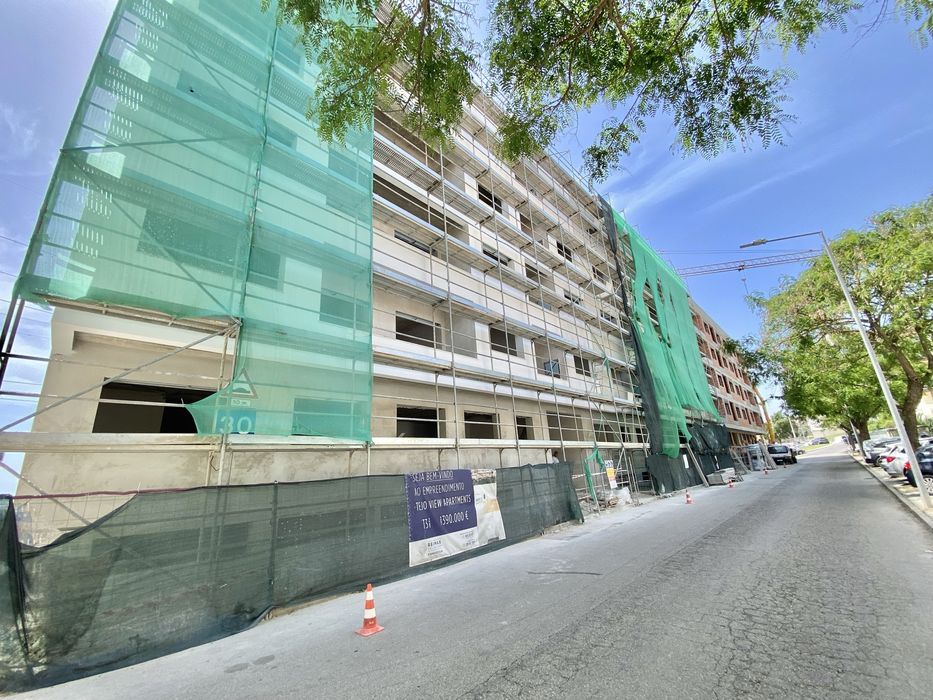 Apartamentos T3 novos, com varanda e parqueamento para 2 viaturas