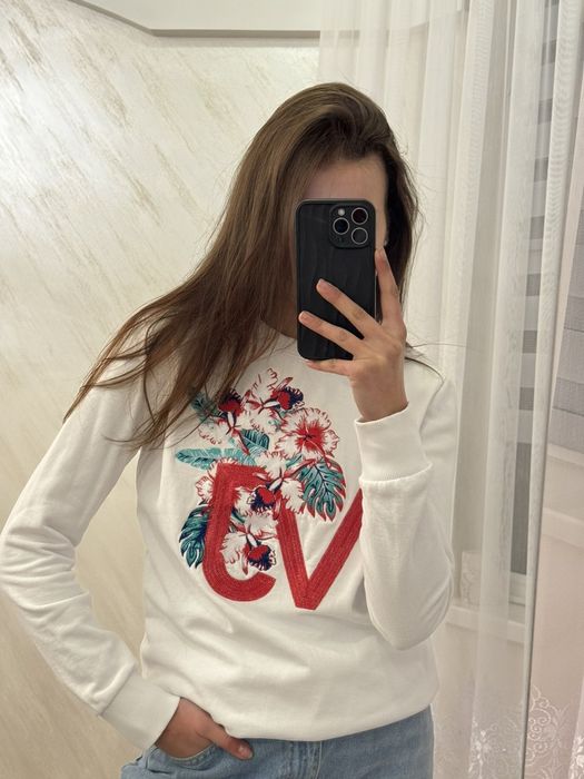 Кофточка біла з вишивкою