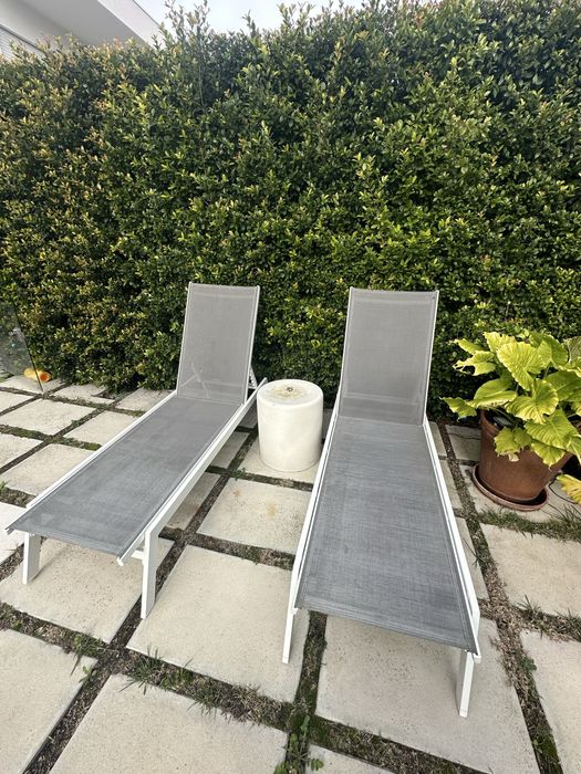 Vendo 2 espreguicadeiras