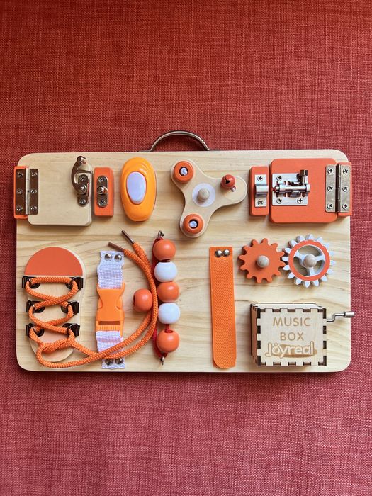 Quadro sensorial de madeira