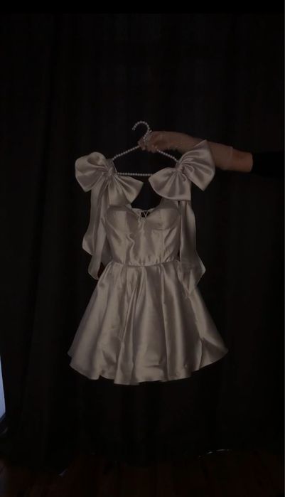 Біла весільна/вечірня сукня, пошита індивідуально під замовлення