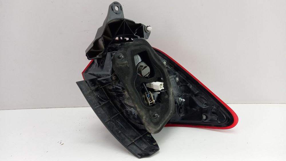 Фонарь задний правый стоп Toyota Yaris III 2017 0D2030D205