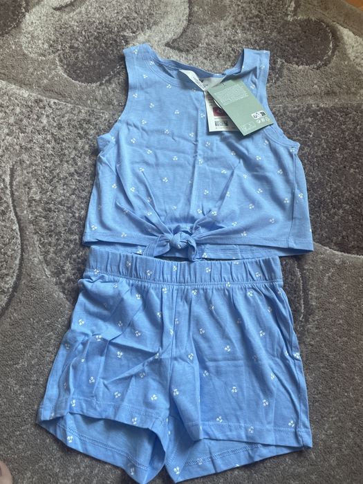 Одяг на дівчинку zara
