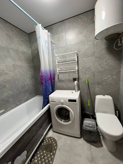 Посуточно двух комнатная квартира Центр