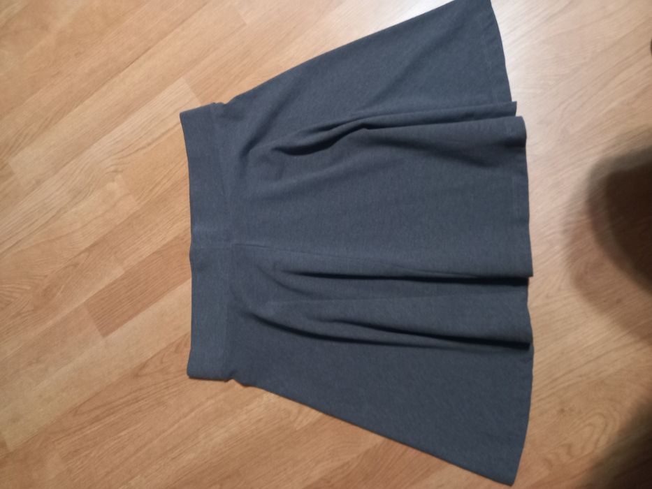 Szara, rozkloszowana spódniczka, r. M