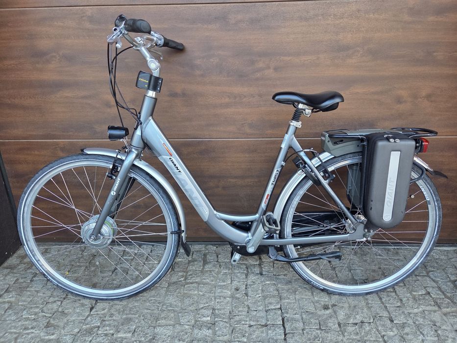 Rower Elektryczny Giant Twist