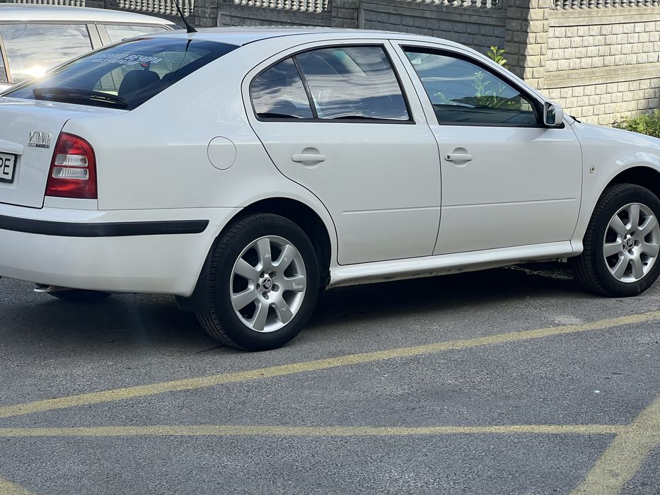 Шкода октавіа  тур.                                                  .