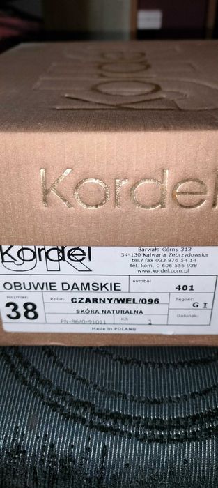 Buty skórzane na obcasiku
