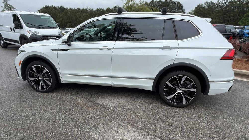 Volkswagen Tiguan SEL R-Line 4Motion      2024