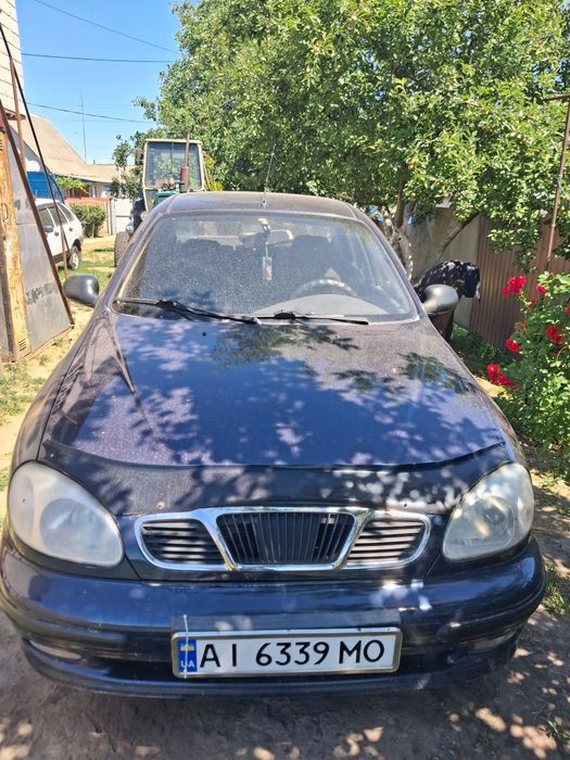 Продам автомобіль деу ланос.