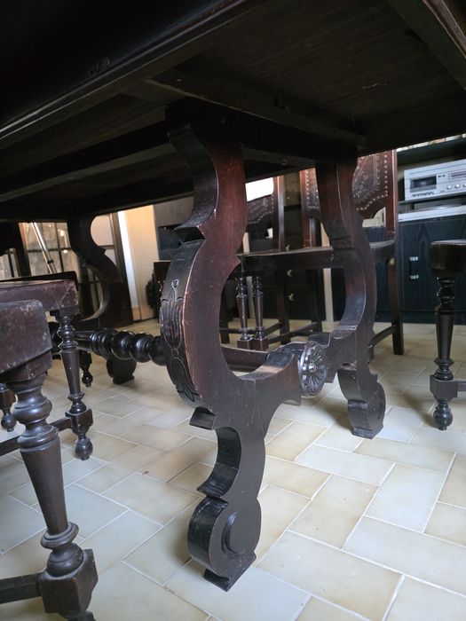 Mesa de madeira e cadeiras - vintage