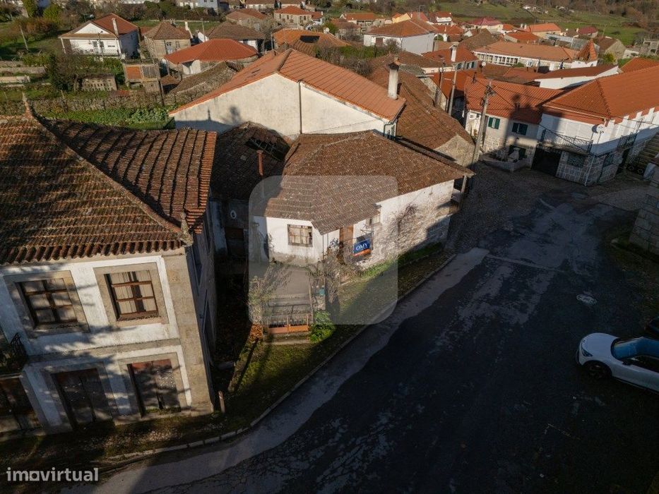 Em Campanha, Moradia em Pedra para Reconstrução em Justes, Vila Real