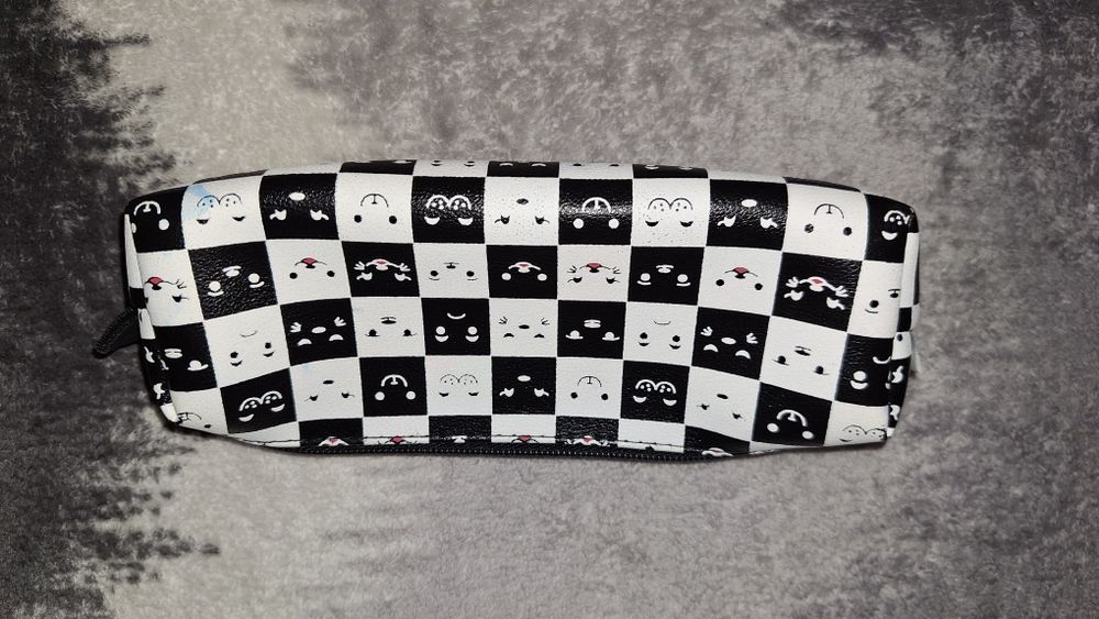 Piórnik na kredki minki