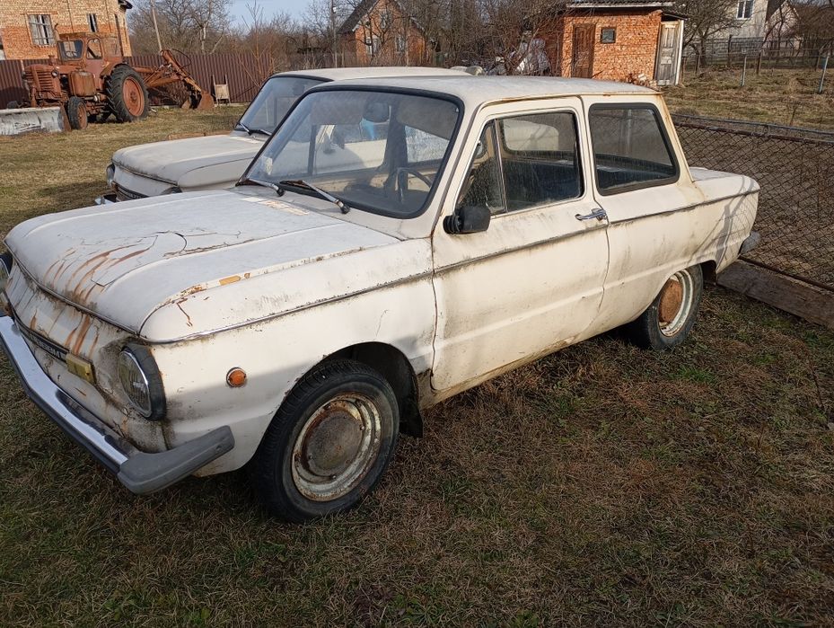 ЗАЗ 968 є три під відновлення