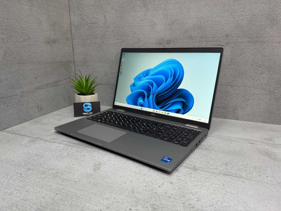 Стильний ноутбук Dell 5520/15.6"/512gb ssd/8gb ddr4/i5-1135G7