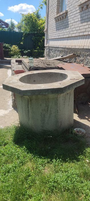 Бетонне кільце для колодязя