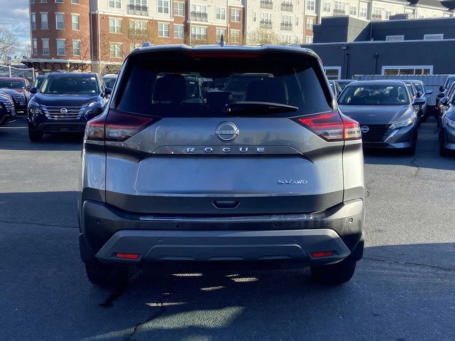 Nissan Rogue SL      2021