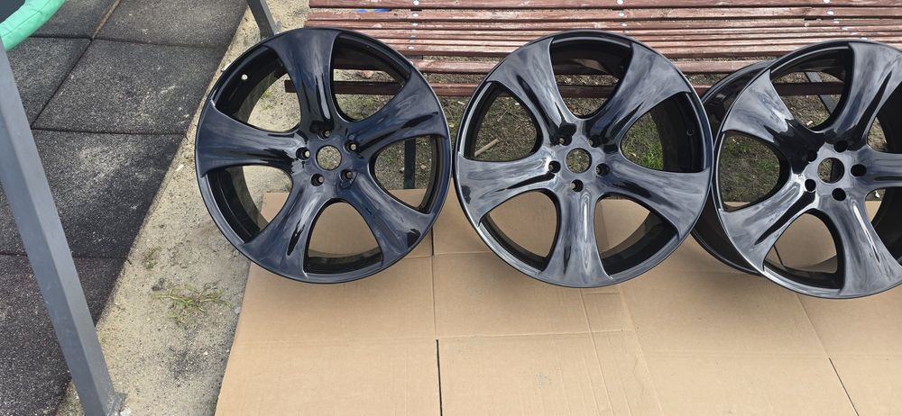 Felgi BMW X5 E70 F15 VW AMAROK 5x120 R22 ET35 Otwór piasty 74.1