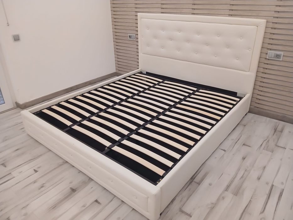 Cama de casal nova